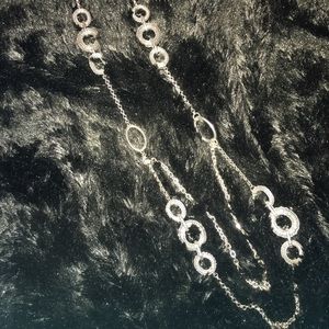 Silver, long and sleek Premier Designs necklace